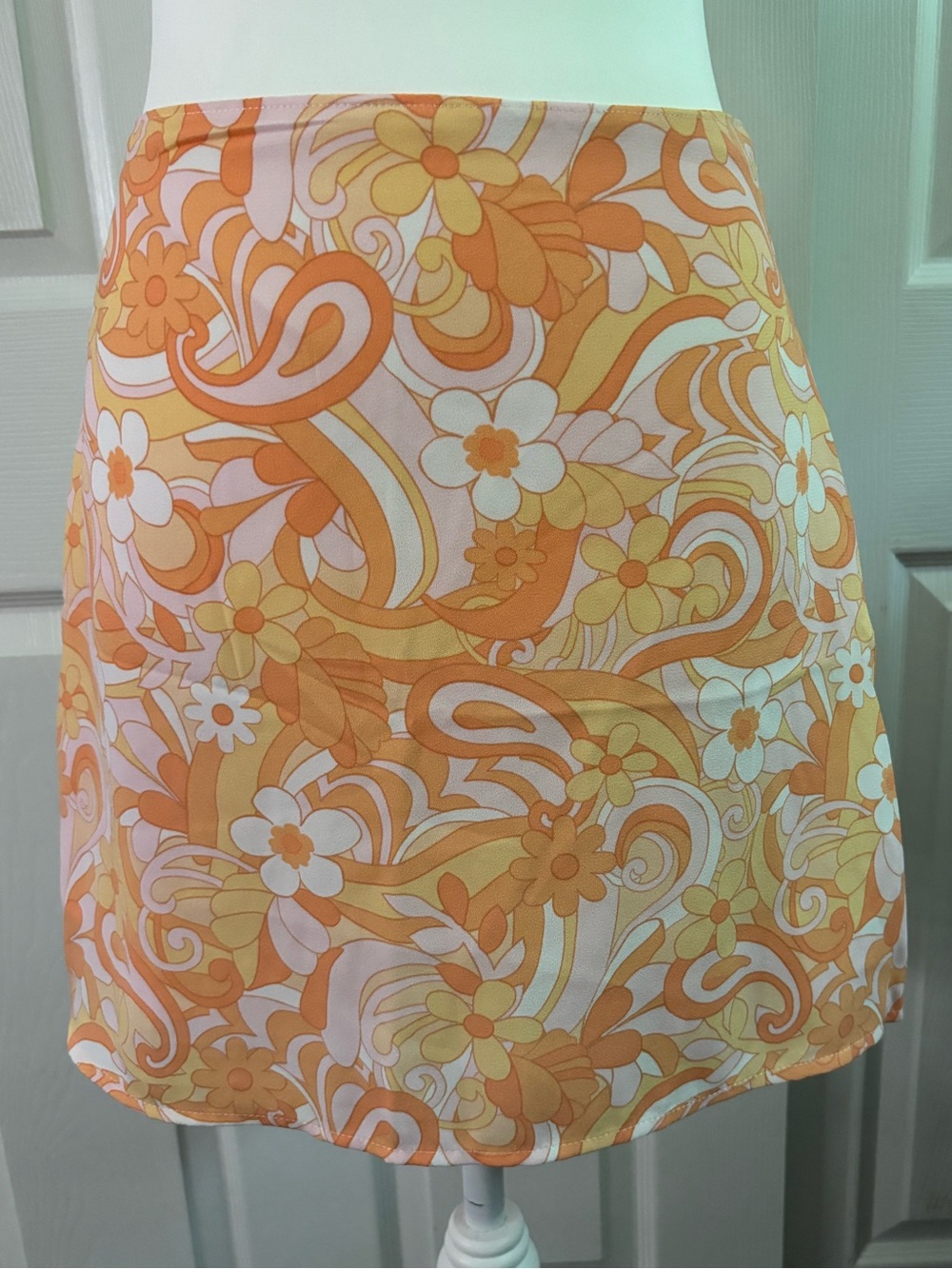 Hollister Ultra High-Rise Floral 70s Style Mini Skirt
